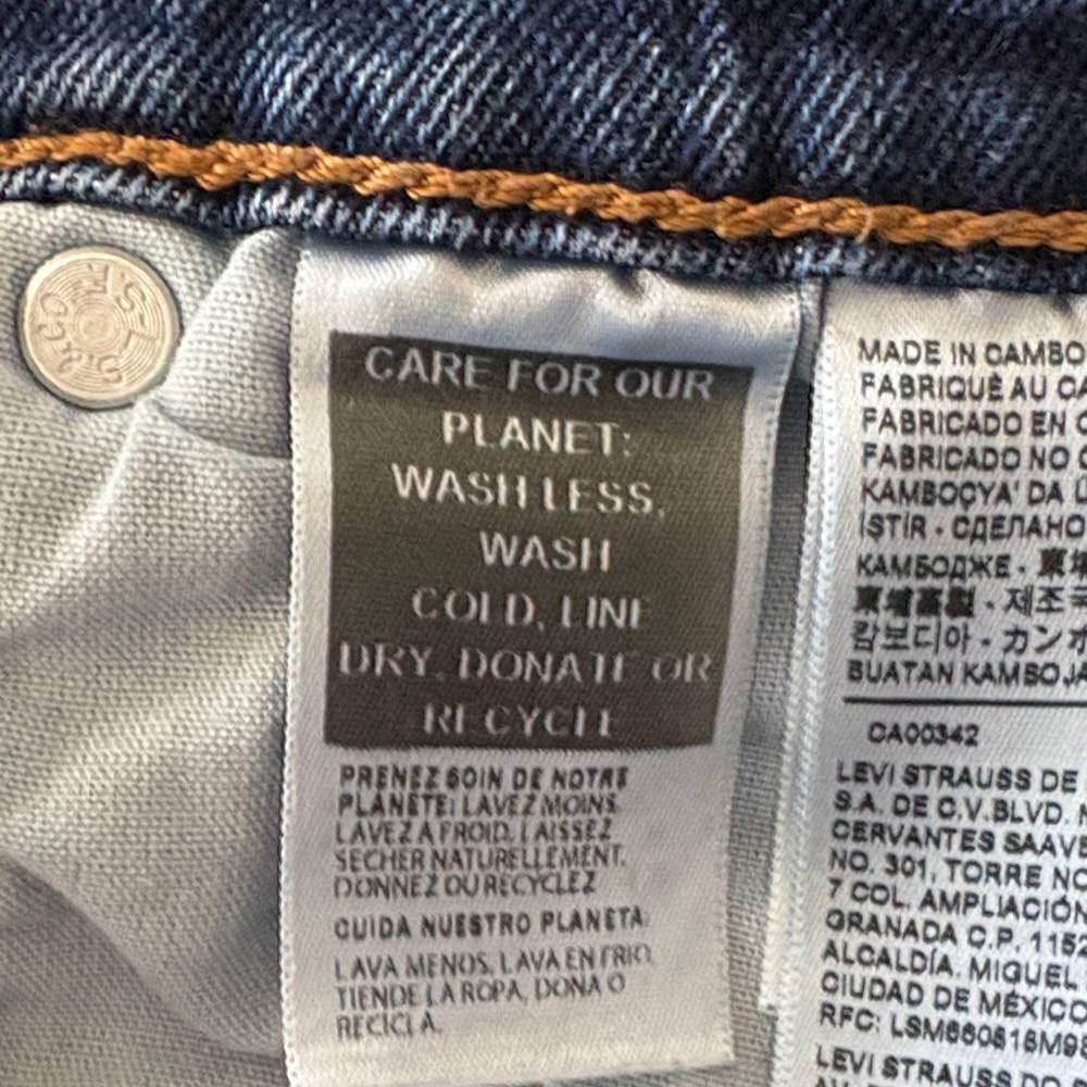 LEVI 501 Original Fit High-Rise Jean Shorts, Distressed, Bottom-Fly Stretch 26 - Picture 6 of 11